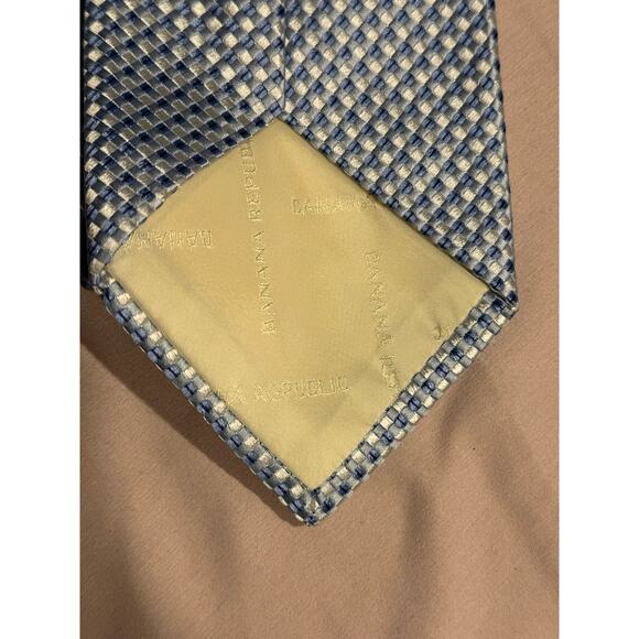 Banana Republic Silk Tie - Blue White preppy career business casual designer. - Picture 7 of 8